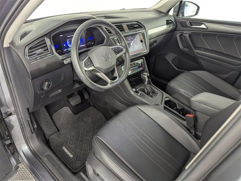 Used 2022 Volkswagen Tiguan SE image 11