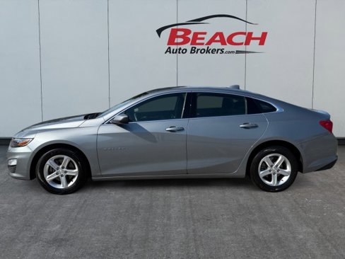Used 2023 Chevrolet Malibu LT image 3