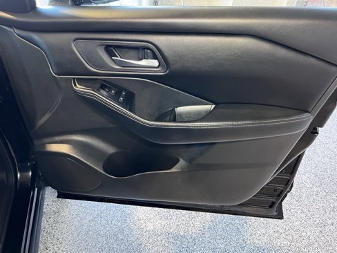 Used 2024 Nissan Rogue SV image 46