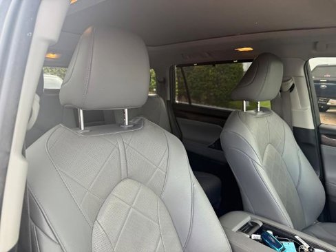 Used 2021 Toyota Highlander Platinum image 30