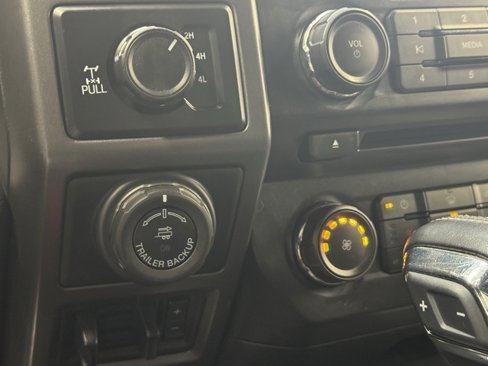 Used 2018 Ford F150 XLT w/ Equipment Group 302A Luxury image 24