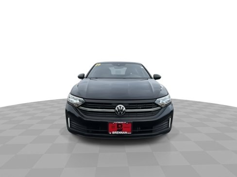 Used 2024 Volkswagen Jetta Sport image 3