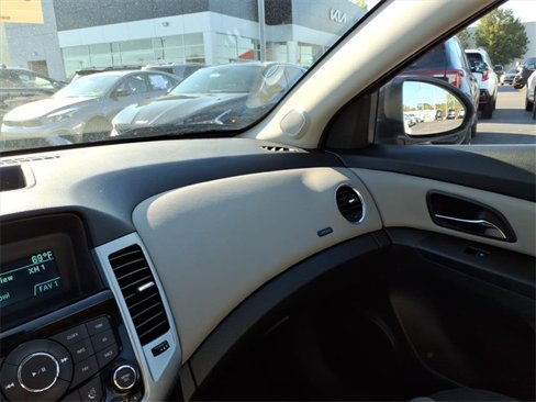 Used 2014 Chevrolet Cruze LS image 30