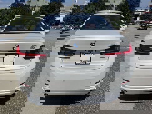 Certified 2025 BMW 330i Sedan image 12
