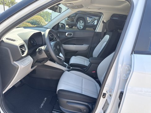 New 2025 Hyundai Venue SEL image 11