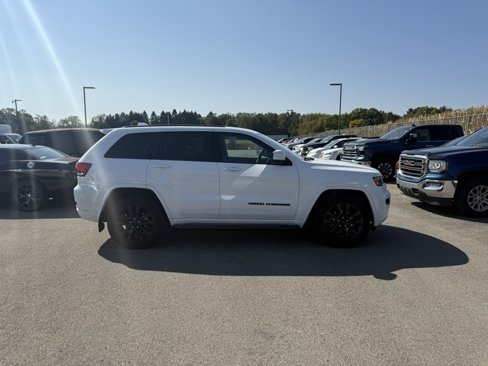 Used 2019 Jeep Grand Cherokee Altitude image 5