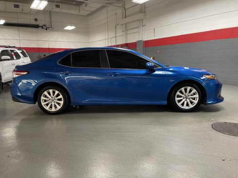 Used 2019 Toyota Camry LE image 11