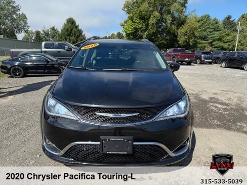 Used 2020 Chrysler Pacifica Touring-L image 8