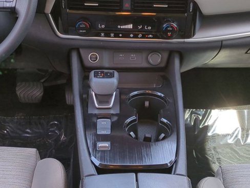 Used 2021 Nissan Rogue SV image 17