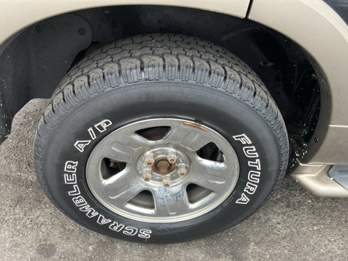 Used 2002 Ford Explorer Eddie Bauer image 15