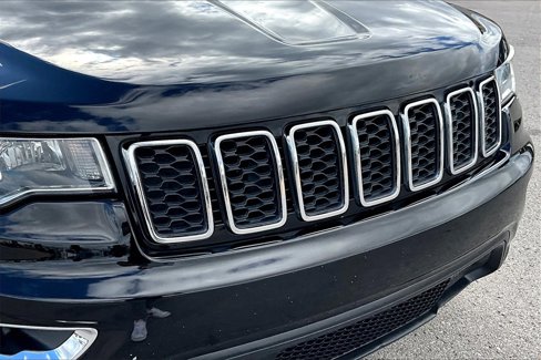 Used 2018 Jeep Grand Cherokee Laredo image 27