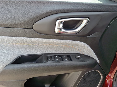 Used 2022 Jeep Compass Sport image 13