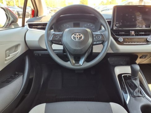 Used 2024 Toyota Corolla LE image 11