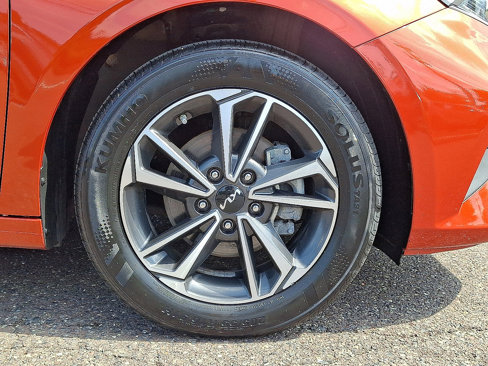 Used 2024 Kia Forte LXS image 8
