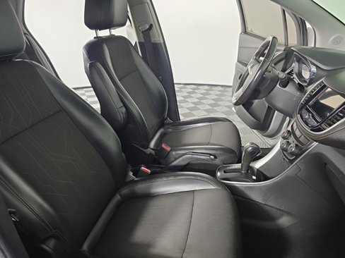 Used 2019 Chevrolet Trax LT w/ LT Convenience Package image 35