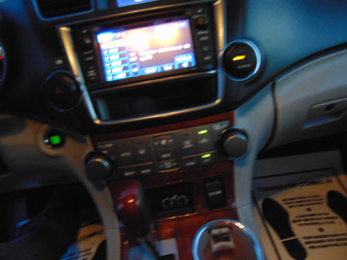 Used 2013 Toyota Highlander Limited image 16
