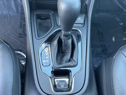 Used 2019 Jeep Cherokee Limited image 32