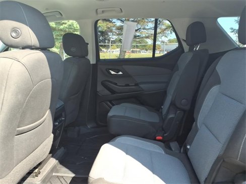 Used 2020 Chevrolet Traverse LT image 10