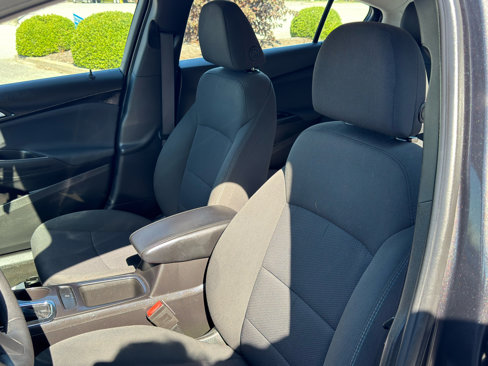 Used 2017 Chevrolet Cruze LT image 17