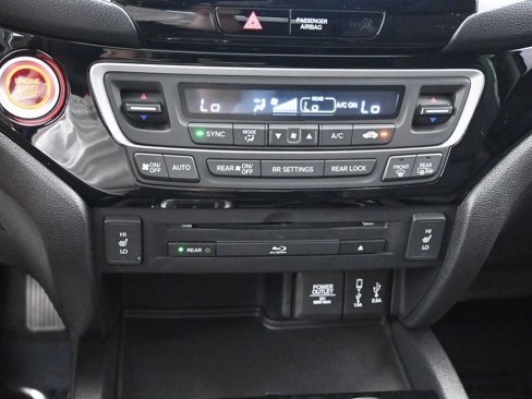 Used 2018 Honda Pilot Touring image 20