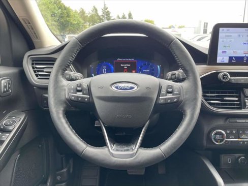 Used 2020 Ford Escape Titanium image 19