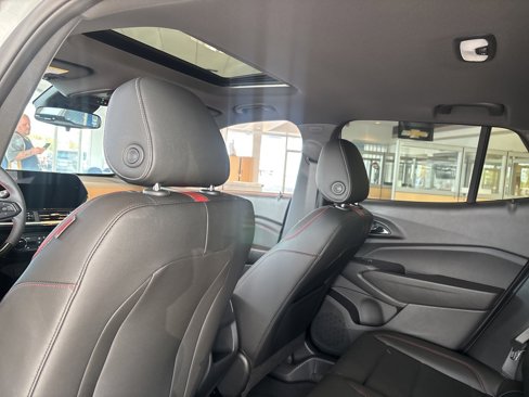 New 2025 Chevrolet Trax RS w/ Sunroof Package image 19