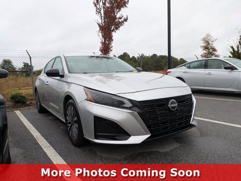 Certified 2024 Nissan Altima 2.5 SV image 1