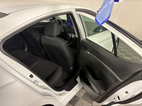 Used 2019 Hyundai Elantra SE w/ Cargo Package image 30