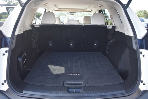 Used 2021 Nissan Rogue SV w/ Premium Package image 17