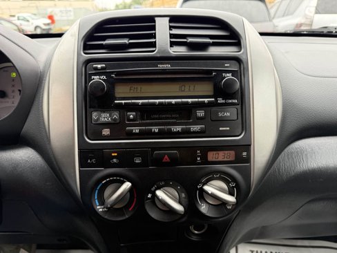 Used 2005 Toyota RAV4 4WD image 17