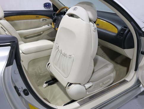 Used 2002 Lexus SC 430 Convertible image 37