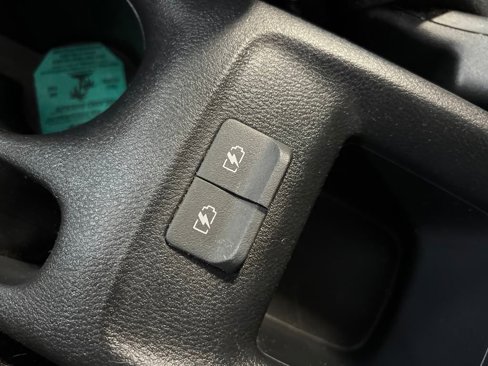 Used 2021 Nissan Kicks S image 25