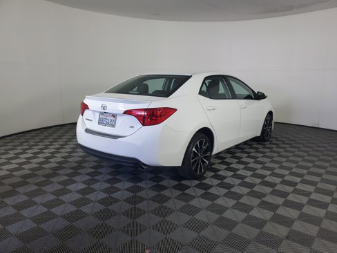 Used 2018 Toyota Corolla SE image 4
