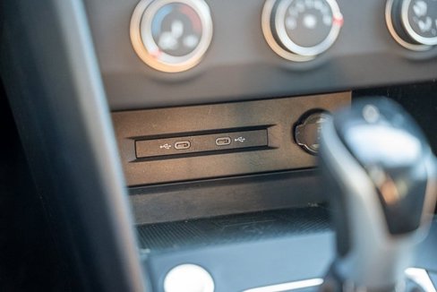Certified 2022 Volkswagen Taos SE image 17