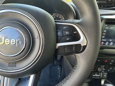 Certified 2021 Jeep Renegade Latitude image 21