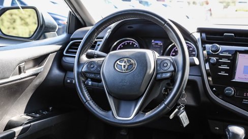 Used 2020 Toyota Camry SE image 15