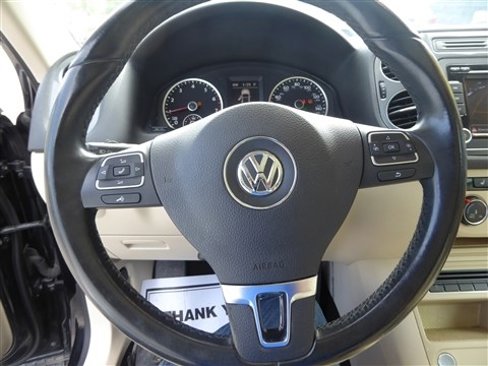 Used 2015 Volkswagen Tiguan SE image 14