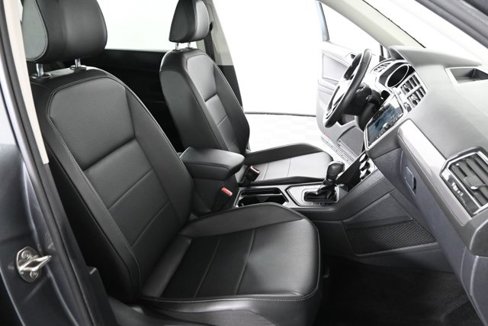 Used 2018 Volkswagen Tiguan SEL image 15