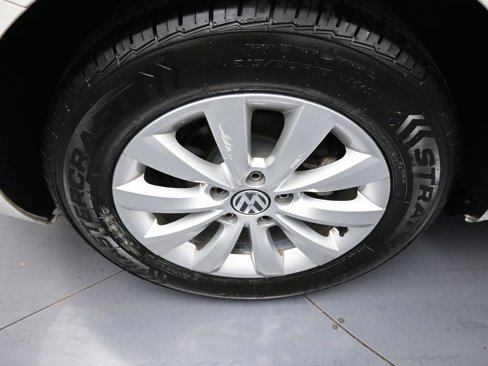 Used 2015 Volkswagen Beetle 1.8T image 12