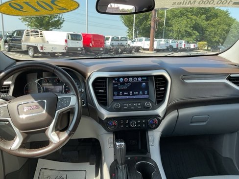 Used 2019 GMC Acadia SLT image 10