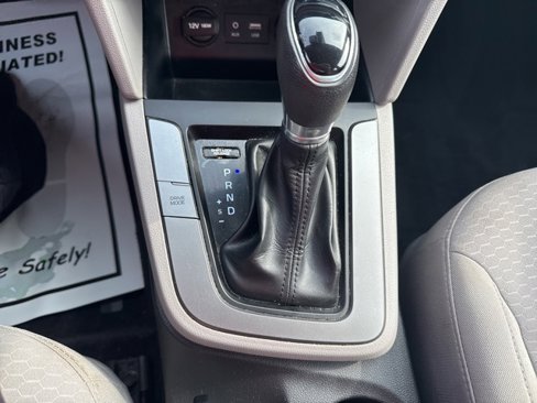 Used 2020 Hyundai Elantra SE image 20