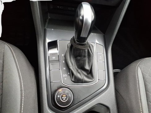 Used 2021 Volkswagen Tiguan S image 20