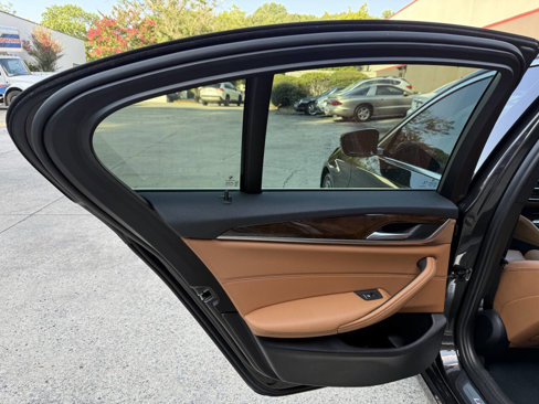 Used 2019 BMW 530i w/ Luxury Package image 40