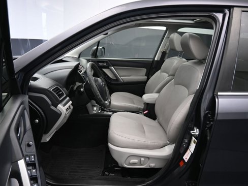 Used 2016 Subaru Forester 2.5i Touring w/ Eyesight & Navigation System image 12