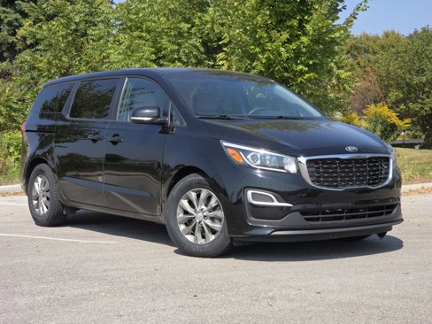 Used 2020 Kia Sedona LX image 2