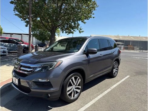Used 2017 Honda Pilot Touring image 3