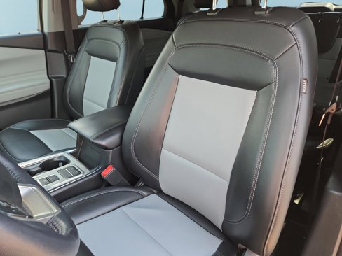 Used 2022 Ford Explorer XLT w/ Equipment Group 202A image 17
