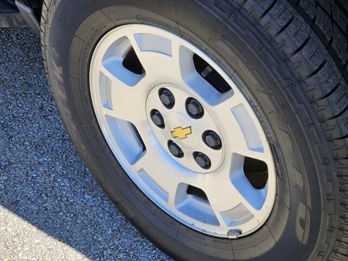 Used 2013 Chevrolet Suburban LS image 10