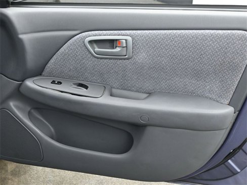 Used 2000 Toyota Camry LE image 18