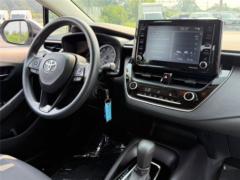 Used 2022 Toyota Corolla LE image 8